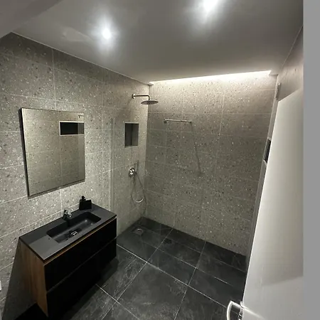 - Grenoble, Caserne De Bonne Homestay Grenoble
